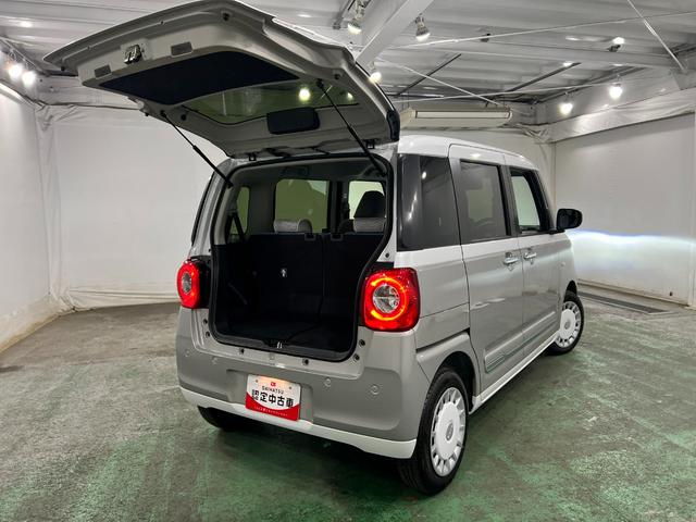 ムーヴキャンバスストライプスＧ　走行１６９９キロ／新品ナビ／バックカメラ１年保証距離無制限　走行距離１６９９キロ　純正フルセグナビ　バックカメラ　サイドエアバッグ　ＬＥＤヘッドランプ　アイドリングストップ　シートヒーター　両側電動スライドドア（埼玉県）の中古車