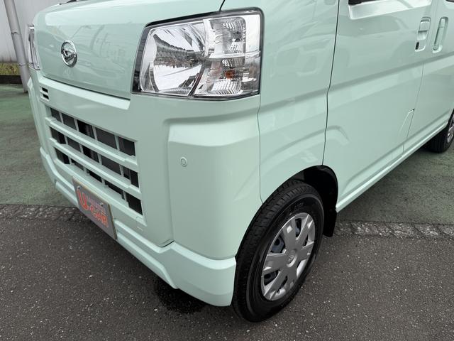 ハイゼットカーゴデッキバンG 6.8インチディスプレイオーディオ Bカメラ走行距離1964キロ 新車保証継承対応 1年保証・走行無制限 両側スライドドア スマートキー ラバーマット 衝突回避支援システム 前後コーナーセンサー オートライト 電動格納ミラー(埼玉県)の中古車