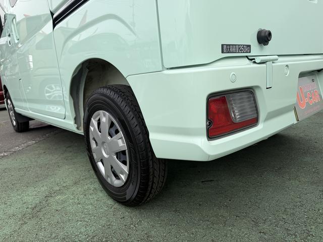 ハイゼットカーゴデッキバンG 6.8インチディスプレイオーディオ Bカメラ走行距離1964キロ 新車保証継承対応 1年保証・走行無制限 両側スライドドア スマートキー ラバーマット 衝突回避支援システム 前後コーナーセンサー オートライト 電動格納ミラー(埼玉県)の中古車