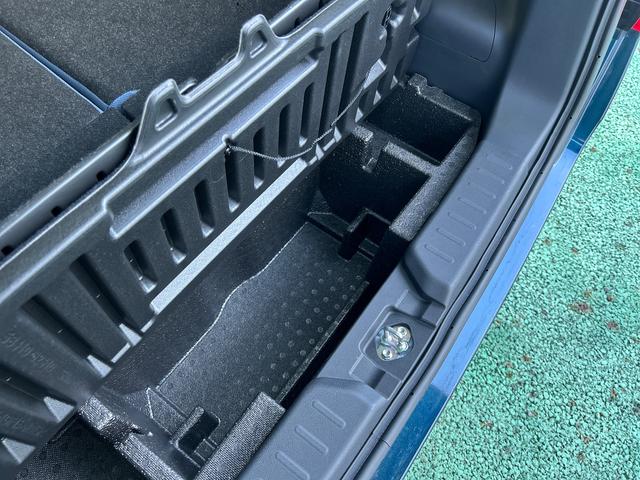 ムーヴキャンバスストライプスＧ　走行７４１６キロ／ＬＥＤヘッドランプ／マット１年保証距離無制限　走行距離７４１６キロ　マット　サイドエアバッグ　ＬＥＤヘッドランプ　アイドリングストップ　シートヒーター　オート格納式ドアミラー　電動パーキングブレーキ（埼玉県）の中古車