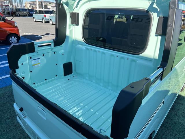 ハイゼットカーゴデッキバンＧ　走行１３５９キロ／ディスプレイオーディオ１年保証距離無制限　走行距離１３５９キロ　ディスプレイオーディオ　アイドリングストップ　電動格納式ドアミラー　プッシュボタンスタート　両側スライドドア（埼玉県）の中古車