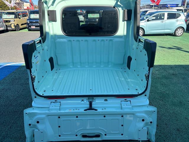ハイゼットカーゴデッキバンＧ　走行１３５９キロ／ディスプレイオーディオ１年保証距離無制限　走行距離１３５９キロ　ディスプレイオーディオ　アイドリングストップ　電動格納式ドアミラー　プッシュボタンスタート　両側スライドドア（埼玉県）の中古車