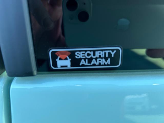 ハイゼットカーゴデッキバンＧ　走行１３５９キロ／ディスプレイオーディオ１年保証距離無制限　走行距離１３５９キロ　ディスプレイオーディオ　アイドリングストップ　電動格納式ドアミラー　プッシュボタンスタート　両側スライドドア（埼玉県）の中古車