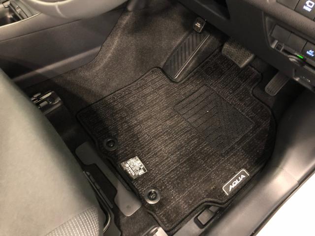 アクアＧ　４ＷＤ／走行２４９キロ／フルセグナビ／全周囲カメラ１年保証距離無制限　走行距離２４９キロ　フルセグナビ　全周囲カメラ　ブルートゥース　純正マット　サイドエアバッグ　ＬＥＤヘッドランプ　プッシュボタンスタート（埼玉県）の中古車