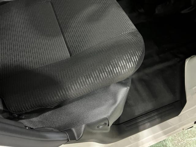 ハイゼットカーゴＤＸ　走行６キロ／ＦＭＡＭラジオ／オートライト１年保証距離無制限　走行距離６キロ　ＦＭＡＭラジオ　助手席エアバック　クリアランスソナー　オートライト　アイドリングストップ（埼玉県）の中古車