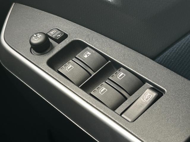 トールカスタムＧ　９インチディスプレイオーディオ　パノラマモニター保証　新車保証・まごころ保証　１年間・走行距離無制限付き・９インチディスプレイオーディオ装備・パノラマカメラ・ＬＥＤヘッドライト装備・ＬＥＤフォグ装備（東京都）の中古車