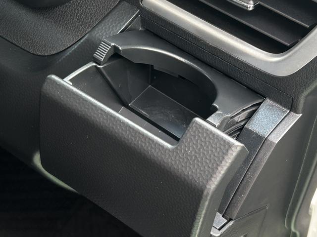 トールカスタムＧ　９インチディスプレイオーディオ　パノラマモニター保証　新車保証・まごころ保証　１年間・走行距離無制限付き・９インチディスプレイオーディオ装備・パノラマカメラ・ＬＥＤヘッドライト装備・ＬＥＤフォグ装備（東京都）の中古車