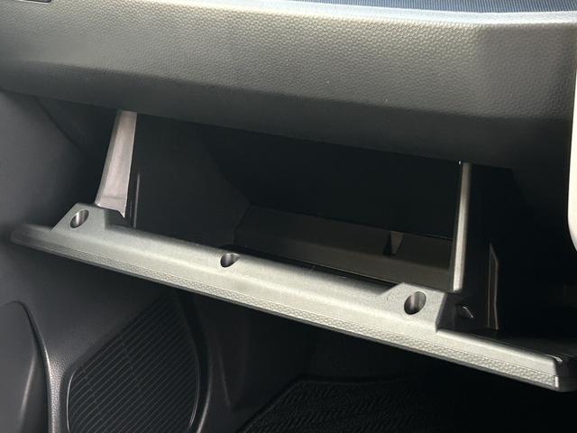 トールカスタムＧ　９インチディスプレイオーディオ　パノラマモニター保証　新車保証・まごころ保証　１年間・走行距離無制限付き・９インチディスプレイオーディオ装備・パノラマカメラ・ＬＥＤヘッドライト装備・ＬＥＤフォグ装備（東京都）の中古車