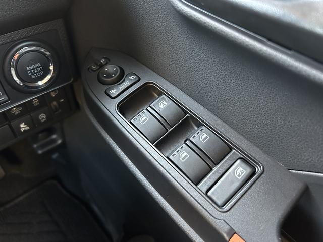 タントファンクロスターボ　７インチメモリーナビ　パノラマモニター新車保証継承　純正７インチメモリーナビ　パノラマモニター　ＥＴＣ　ＦＲドラレコ　シートヒーター　オートライト　オートハイビーム　ＬＥＤヘッドランプ　スマートアシスト　両側電動スライドドア（東京都）の中古車