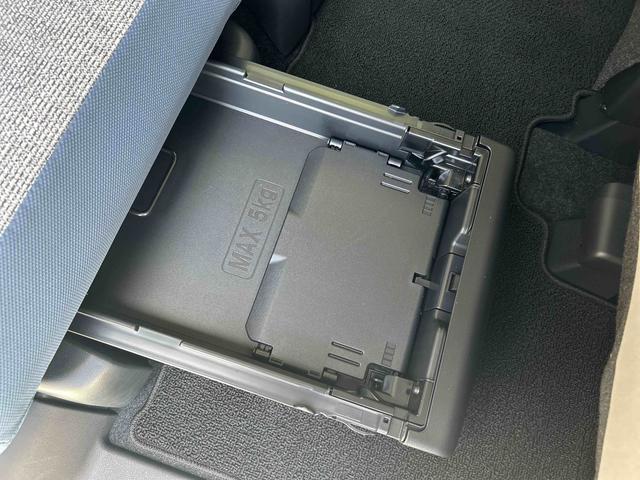 ムーヴキャンバスストライプスＧ　パノラマモニター・ＣＤチューナー付き保証　新車保証・まごころ保証　１年間・走行距離無制限付き　両側自動ドア　パノラミックビューモニター　前後障害物センサー　衝突軽減ブレーキシステム　禁煙　イモビライザー　アイドリングＳ　電格ミラー（東京都）の中古車