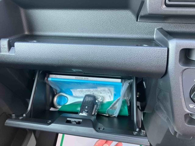ハイゼットカーゴクルーズ　ＬＥＤヘッドライト・キーフリー付保証　新車保証・まごころ保証　１年間・走行距離無制限付き　両側スライド　衝突軽減システム　ソナー　Ｗエアバック　オートライト　アイドリングＳＴＯＰ　衝突安全ボディ　スマートキー　禁煙　ＡＢＳ（東京都）の中古車