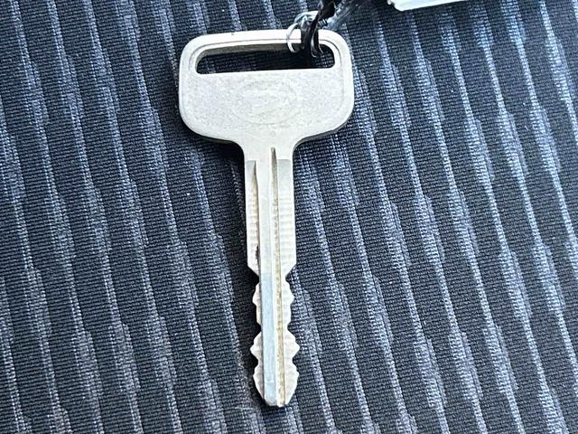 ハイゼットカーゴＤＸ　純正エントリーナビ・ＥＴＣ・キーレスキー付保証　新車保証・まごころ保証　１年間・走行距離無制限付き　Ｂｌｕｅｔｏｏｔｈ対応　ＥＴＣ車載器　ＤＶＤ　ＵＳＢ　安全ボディ　ナビＴＶ　キーレスキー　両側スライドドア　エコアイドル　ＥＳＣ　記録簿（東京都）の中古車