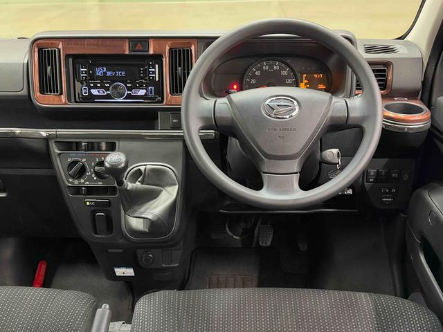 ハイゼットカーゴデッキバンG SAIII CDチューナー・キーレスキー付保証 新車保証・まごころ保証 1年間・走行距離無制限付き スマアシ・4WD・CDデッキ・キーレスキー・5速MT・LEDヘッドライト・マニュアルエアコン・ETC(東京都)の中古車