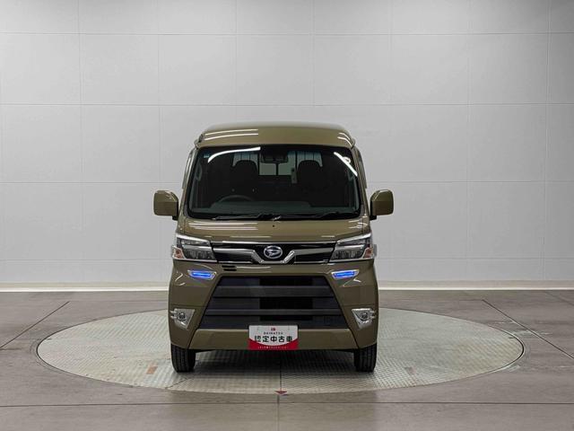 ハイゼットカーゴデッキバンG SAIII CDチューナー・キーレスキー付保証 新車保証・まごころ保証 1年間・走行距離無制限付き スマアシ・4WD・CDデッキ・キーレスキー・5速MT・LEDヘッドライト・マニュアルエアコン・ETC(東京都)の中古車