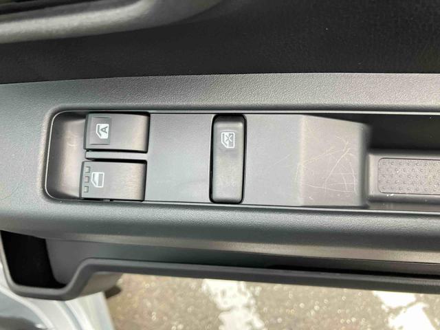 ハイゼットカーゴＤＸ　届け出済み未使用車保証　新車保証・まごころ保証　１年間・走行距離無制限付き　衝突回避システム　禁煙　安全ボディ　アイドリングストップ機能　両側スライドドア　ワンオーナー　助手席エアバッグ　キーレス　オートライト（東京都）の中古車