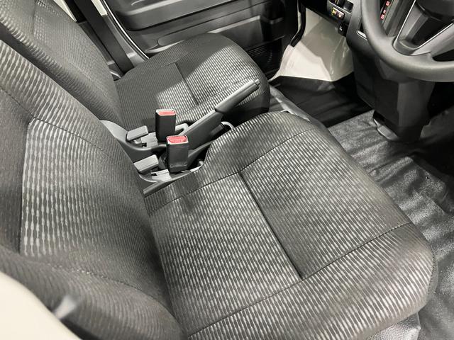 ハイゼットカーゴＤＸ　走行６キロ／オートライト／クリアランスソナー１年保証距離無制限　走行距離６キロ　ＦＭＡＭラジオ　クリアランスソナー　オートライト　アイドリングストップ　両側スライドドア　マニュアルエアコン（埼玉県）の中古車