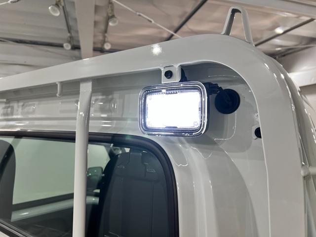 ハイゼットトラックスタンダード 農用スペシャル 4WD/MT車/走行6キロ1年保証距離無制限 走行距離6キロ FMAMラジオ 助手席エアバック クリアランスソナー オートマチックハイビーム オートライト アイドリングストップ 大型LED荷台作業灯(埼玉県)の中古車