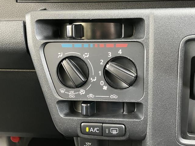 ハイゼットカーゴデラックス　前席パワーウインドウ　キーレスエントリー保証　新車保証・まごころ保証　１年間・走行距離無制限付き　キーレスエントリー　オートライト　オートハイビーム　前席パワーウインドウ　リヤベンチシート（東京都）の中古車