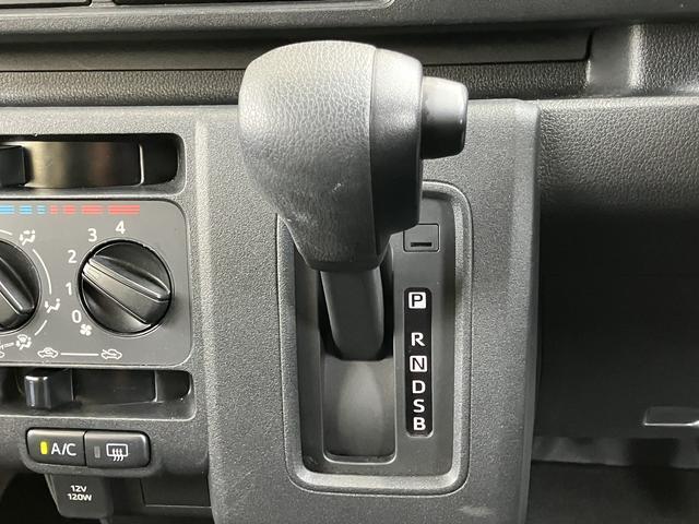 ハイゼットカーゴデラックス　前席パワーウインドウ　キーレスエントリー保証　新車保証・まごころ保証　１年間・走行距離無制限付き　キーレスエントリー　オートライト　オートハイビーム　前席パワーウインドウ　リヤベンチシート（東京都）の中古車