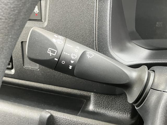 ハイゼットカーゴデラックス　前席パワーウインドウ　キーレスエントリー保証　新車保証・まごころ保証　１年間・走行距離無制限付き　キーレスエントリー　オートライト　オートハイビーム　前席パワーウインドウ　リヤベンチシート（東京都）の中古車