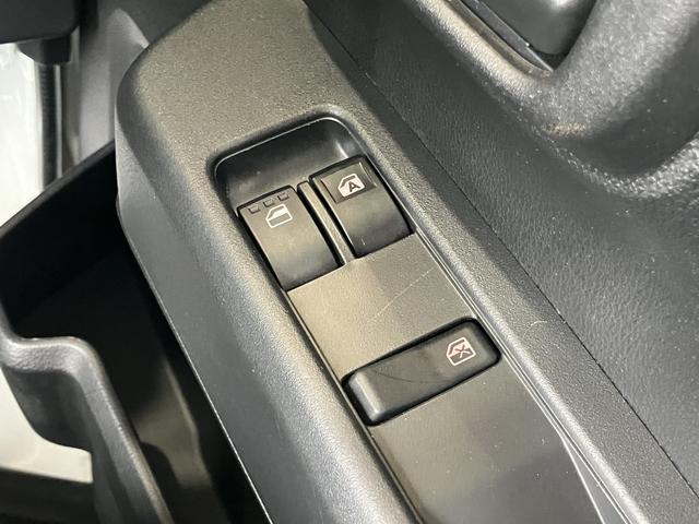 ハイゼットカーゴデラックス　前席パワーウインドウ　キーレスエントリー保証　新車保証・まごころ保証　１年間・走行距離無制限付き　キーレスエントリー　オートライト　オートハイビーム　前席パワーウインドウ　リヤベンチシート（東京都）の中古車
