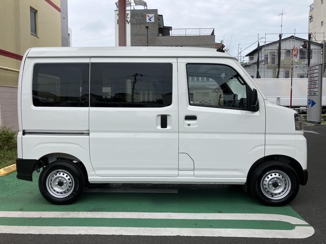 ハイゼットカーゴデラックス　前席パワーウインドウ　キーレスエントリー保証　新車保証・まごころ保証　１年間・走行距離無制限付き　キーレスエントリー　オートライト　オートハイビーム　前席パワーウインドウ　リヤベンチシート（東京都）の中古車