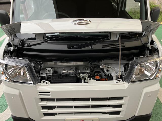 ハイゼットカーゴデラックス　前席パワーウインドウ　キーレスエントリー保証　新車保証・まごころ保証　１年間・走行距離無制限付き　キーレスエントリー　オートライト　オートハイビーム　前席パワーウインドウ　リヤベンチシート（東京都）の中古車