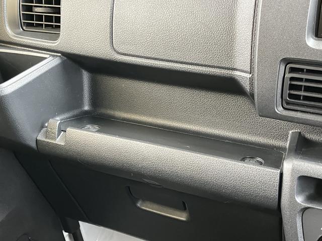 ハイゼットカーゴデラックス　前席パワーウインドウ　キーレスエントリー保証　新車保証・まごころ保証　１年間・走行距離無制限付き　キーレスエントリー　オートライト　オートハイビーム　前席パワーウインドウ　リヤベンチシート（東京都）の中古車