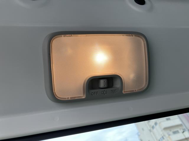 ハイゼットカーゴデラックス　前席パワーウインドウ　キーレスエントリー保証　新車保証・まごころ保証　１年間・走行距離無制限付き　キーレスエントリー　オートライト　オートハイビーム　前席パワーウインドウ　リヤベンチシート（東京都）の中古車