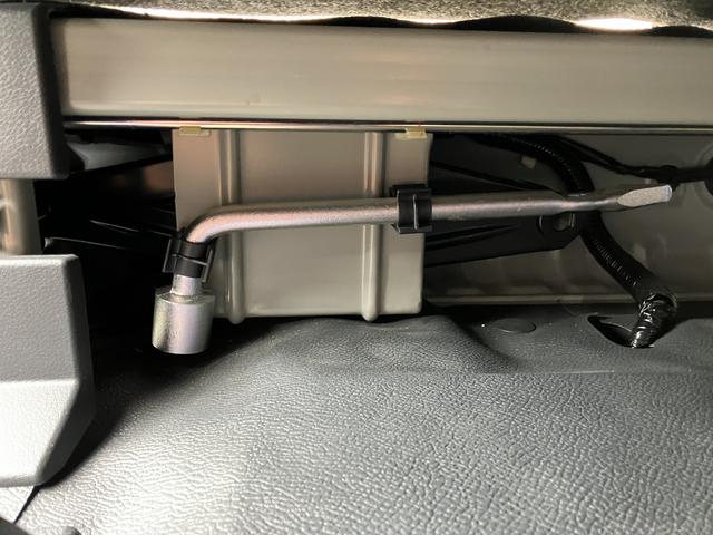 ハイゼットカーゴデラックス　前席パワーウインドウ　キーレスエントリー保証　新車保証・まごころ保証　１年間・走行距離無制限付き　キーレスエントリー　オートライト　オートハイビーム　前席パワーウインドウ　リヤベンチシート（東京都）の中古車