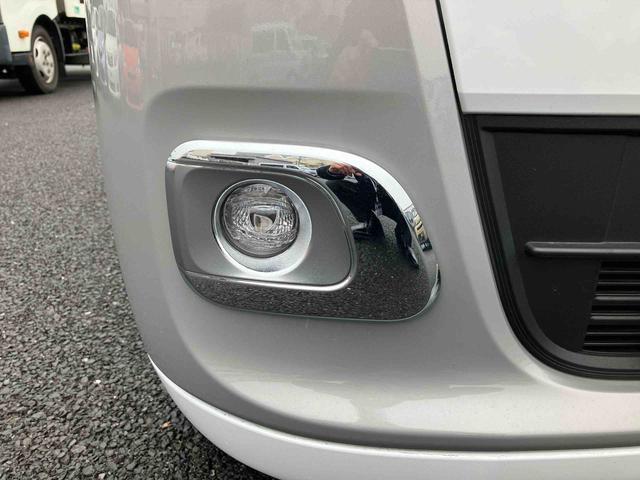 ムーヴキャンバスストライプスGLEDヘッドランプ・フォグランプ・電動パ−キング・シートヒ−タ−・スマ−トアシスト・ホッとカップホルダ−/360°スーパ−UV&IRカットガラス・置き楽ボックス・オートブレ−キホールド付き車(千葉県)の中古車