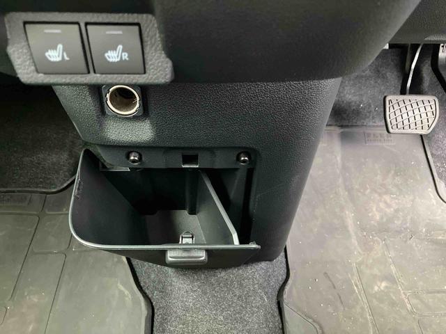 ムーヴキャンバスストライプスGLEDヘッドランプ・フォグランプ・電動パ−キング・シートヒ−タ−・スマ−トアシスト・ホッとカップホルダ−/360°スーパ−UV&IRカットガラス・置き楽ボックス・オートブレ−キホールド付き車(千葉県)の中古車