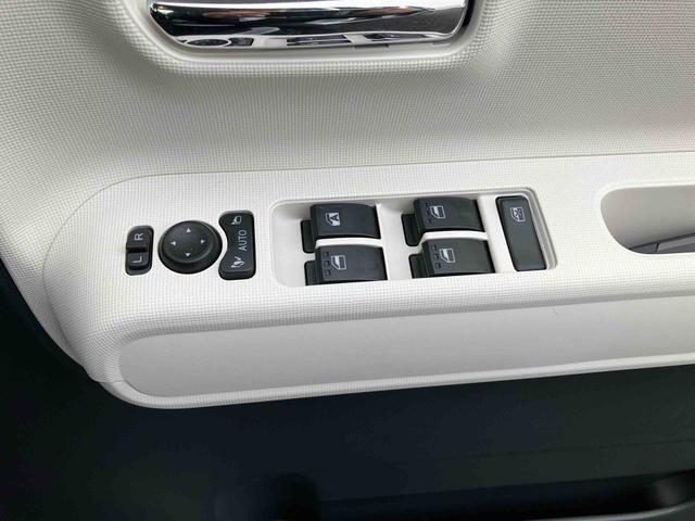 ムーヴキャンバスストライプスGLEDヘッドランプ・フォグランプ・電動パ−キング・シートヒ−タ−・スマ−トアシスト・ホッとカップホルダ−/360°スーパ−UV&IRカットガラス・置き楽ボックス・オートブレ−キホールド付き車(千葉県)の中古車