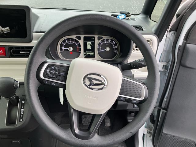 ムーヴキャンバスストライプスGLEDヘッドランプ・フォグランプ・電動パ−キング・シートヒ−タ−・スマ−トアシスト・ホッとカップホルダ−/360°スーパ−UV&IRカットガラス・置き楽ボックス・オートブレ−キホールド付き車(千葉県)の中古車