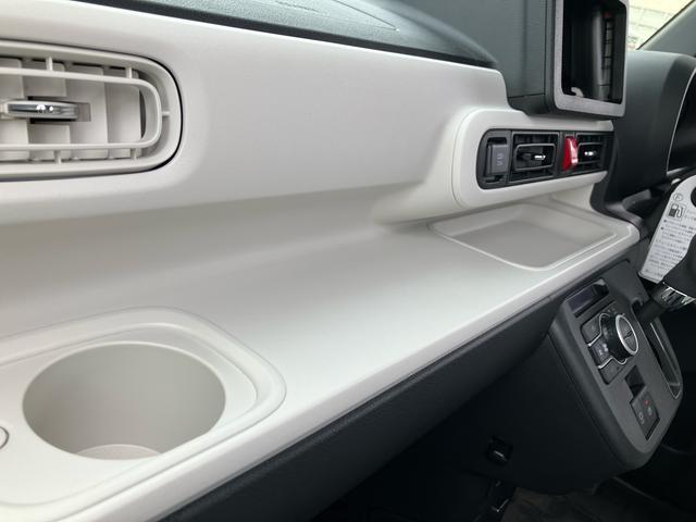 ムーヴキャンバスストライプスGLEDヘッドランプ・フォグランプ・電動パ−キング・シートヒ−タ−・スマ−トアシスト・ホッとカップホルダ−/360°スーパ−UV&IRカットガラス・置き楽ボックス・オートブレ−キホールド付き車(千葉県)の中古車