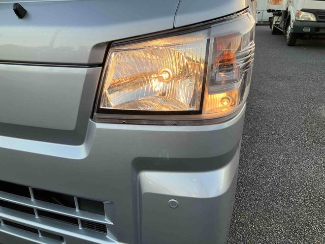 ハイゼットトラックスタンダード 農用スペシャルスマートアシスト・コーナーセンサー・CVT・オートライト・オートハイビーム・LED大型荷台作業灯・AM/FMラジオ・4WD・マニュアルエアコン(千葉県)の中古車