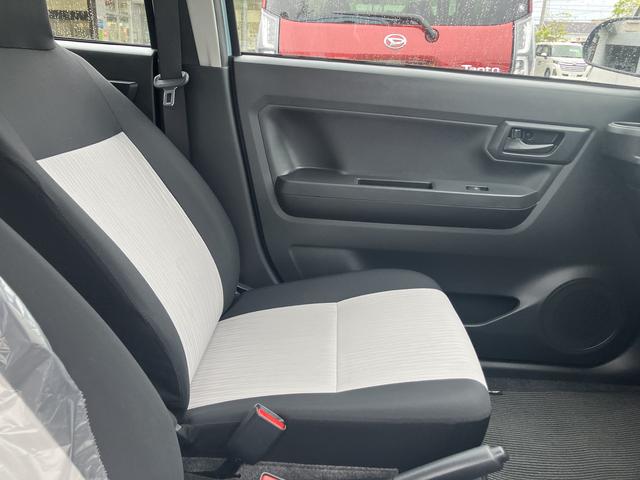 ミライースＬ　ＳＡIII１３インチフルホイールキャップ　マルチリフレクターハロゲンヘッドランプ　可倒式ドアミラー　自発光式デジタルメーターアンバーイルミネーションメーター　マニュアルエアコン（ダイヤル式）　キーレスエントリー（静岡県）の中古車