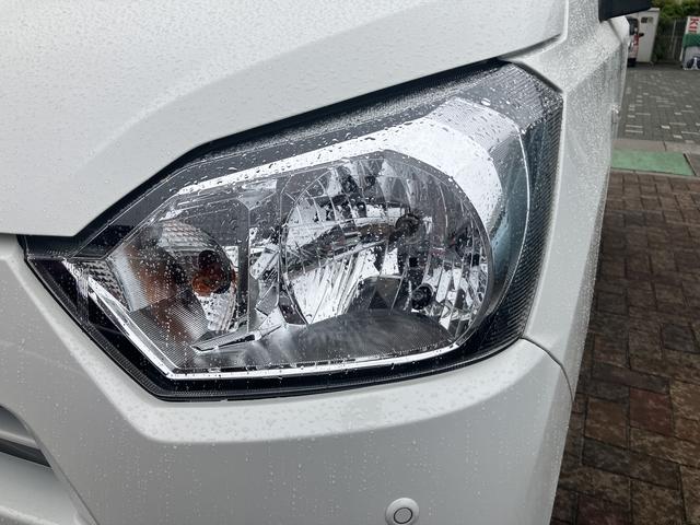 ミライースＬ　ＳＡIII１３インチフルホイールキャップ　マルチリフレクターハロゲンヘッドランプ　可倒式ドアミラー　自発光式デジタルメーターアンバーイルミネーションメーター　マニュアルエアコン（ダイヤル式）　キーレスエントリー（静岡県）の中古車