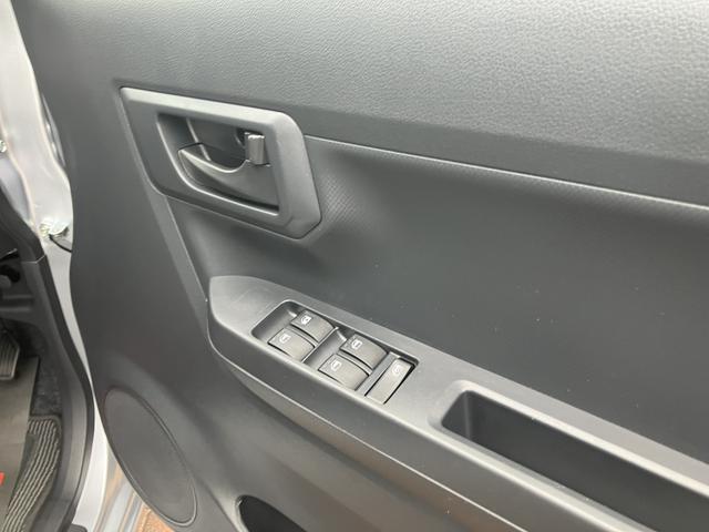 ミライースＬ　ＳＡIII１３インチフルホイールキャップ　マルチリフレクターハロゲンヘッドランプ　可倒式ドアミラー　自発光式デジタルメーターアンバーイルミネーションメーター　マニュアルエアコン（ダイヤル式）　キーレスエントリー（静岡県）の中古車