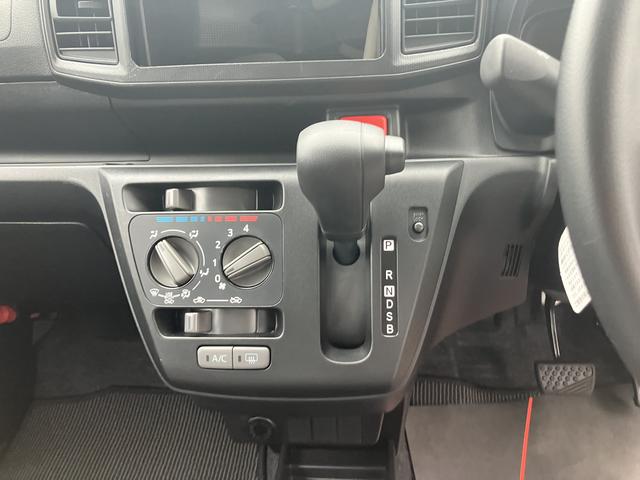 ミライースＬ　ＳＡIII１３インチフルホイールキャップ　マルチリフレクターハロゲンヘッドランプ　可倒式ドアミラー　自発光式デジタルメーターアンバーイルミネーションメーター　マニュアルエアコン（ダイヤル式）　キーレスエントリー（静岡県）の中古車