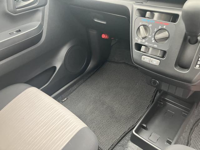 ミライースＬ　ＳＡIII１３インチフルホイールキャップ　マルチリフレクターハロゲンヘッドランプ　可倒式ドアミラー　自発光式デジタルメーターアンバーイルミネーションメーター　マニュアルエアコン（ダイヤル式）　キーレスエントリー（静岡県）の中古車