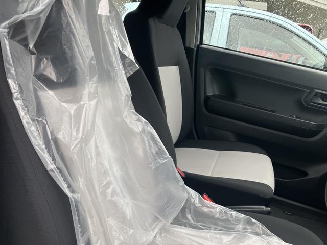 ミライースＬ　ＳＡIII１３インチフルホイールキャップ　マルチリフレクターハロゲンヘッドランプ　可倒式ドアミラー　自発光式デジタルメーターアンバーイルミネーションメーター　マニュアルエアコン（ダイヤル式）　キーレスエントリー（静岡県）の中古車