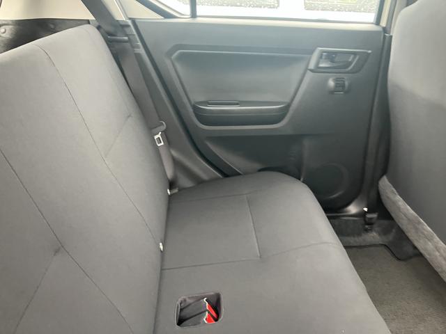 ミライースＬ　ＳＡIII１３インチフルホイールキャップ　マルチリフレクターハロゲンヘッドランプ　可倒式ドアミラー　自発光式デジタルメーターアンバーイルミネーションメーター　マニュアルエアコン（ダイヤル式）　キーレスエントリー（静岡県）の中古車