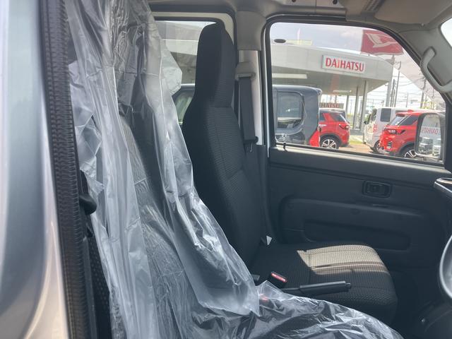 ハイゼットカーゴＤＸ４ＡＴ　２ＷＤ　撥水フルファブリックシート表皮　オーバーヘッドシェルフ　アッパートレイ　キーレスエントリー　ユースフルナット（３１ヶ所）（静岡県）の中古車