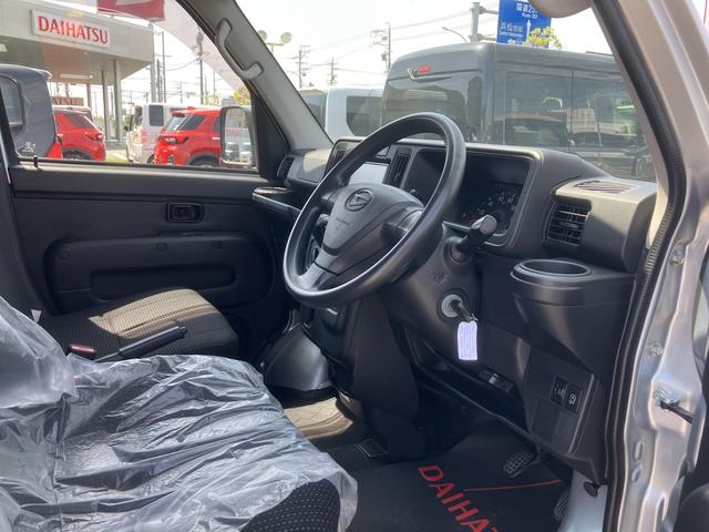 ハイゼットカーゴＤＸ４ＡＴ　２ＷＤ　撥水フルファブリックシート表皮　オーバーヘッドシェルフ　アッパートレイ　キーレスエントリー　ユースフルナット（３１ヶ所）（静岡県）の中古車