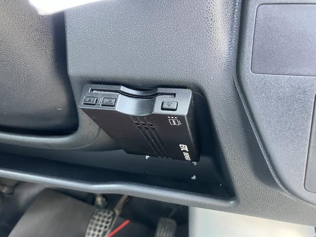 ハイゼットカーゴＤＸ４ＡＴ　２ＷＤ　撥水フルファブリックシート表皮　オーバーヘッドシェルフ　アッパートレイ　キーレスエントリー　ユースフルナット（３１ヶ所）（静岡県）の中古車