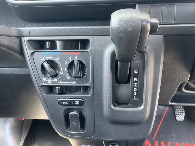 ハイゼットカーゴＤＸ４ＡＴ　２ＷＤ　撥水フルファブリックシート表皮　オーバーヘッドシェルフ　アッパートレイ　キーレスエントリー　ユースフルナット（３１ヶ所）（静岡県）の中古車