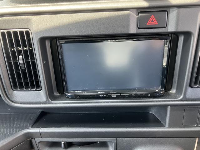 ハイゼットカーゴＤＸ４ＡＴ　２ＷＤ　撥水フルファブリックシート表皮　オーバーヘッドシェルフ　アッパートレイ　キーレスエントリー　ユースフルナット（３１ヶ所）（静岡県）の中古車