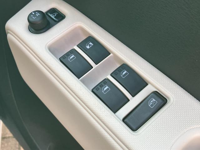 ミラココアココアプラスＸスペシャルコーデキーフリーシステム　フルホイールキャップ　電動格納ドアミラー　ＵＶカットガラス　ハロゲンヘッドライト　フロントフォグランプ　オートエアコン（プッシュ式）（静岡県）の中古車