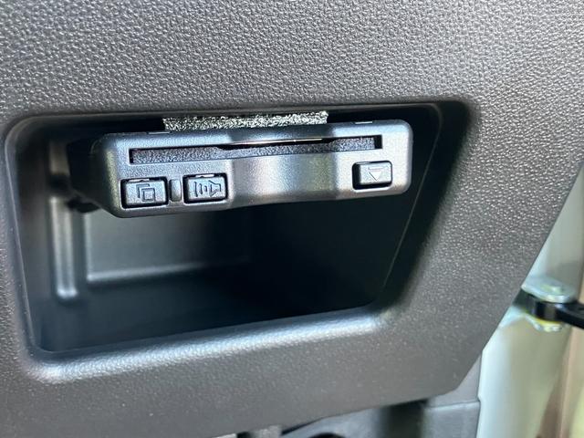 ムーヴキャンバスＧブラックインテリアリミテッド　ＳＡIII１４インチフルホイールキャップ　ＬＥＤヘッドランプ　キーフリーシステム　両側パワースライドドア　オートエアコン（プッシュ式）　オートライト　置きラクボックス（静岡県）の中古車